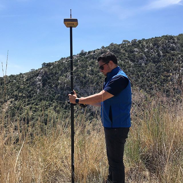 Levantamiento Topográfico y Formación de drenajes en el Garraf